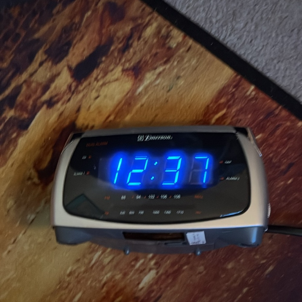 Clock Radio Emerson AM/FM